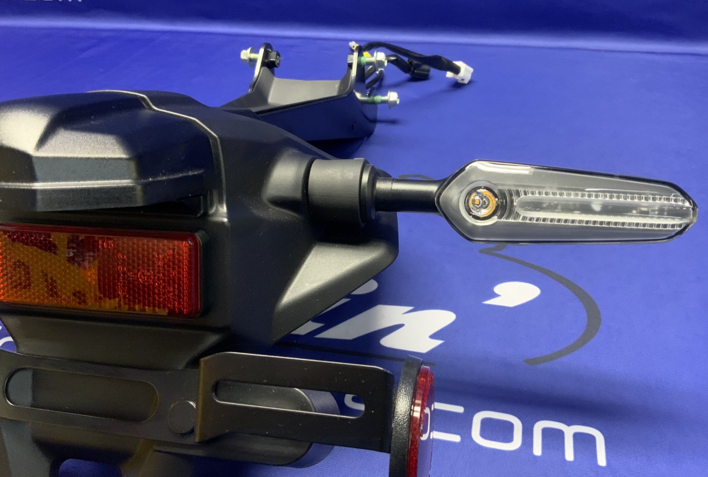 Yamaha Rear Tail Fender W/ Turn Signals YZF-R9 2025 OEM 1RC-84751-00-00