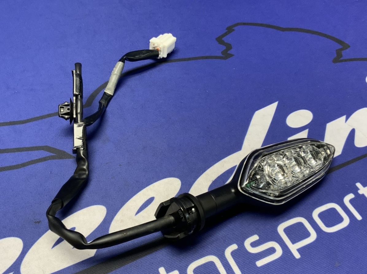 Yamaha Right Rear Turn Signal YZF-R1/M/S 2015-2025 OEM 2CR-83340-10-00