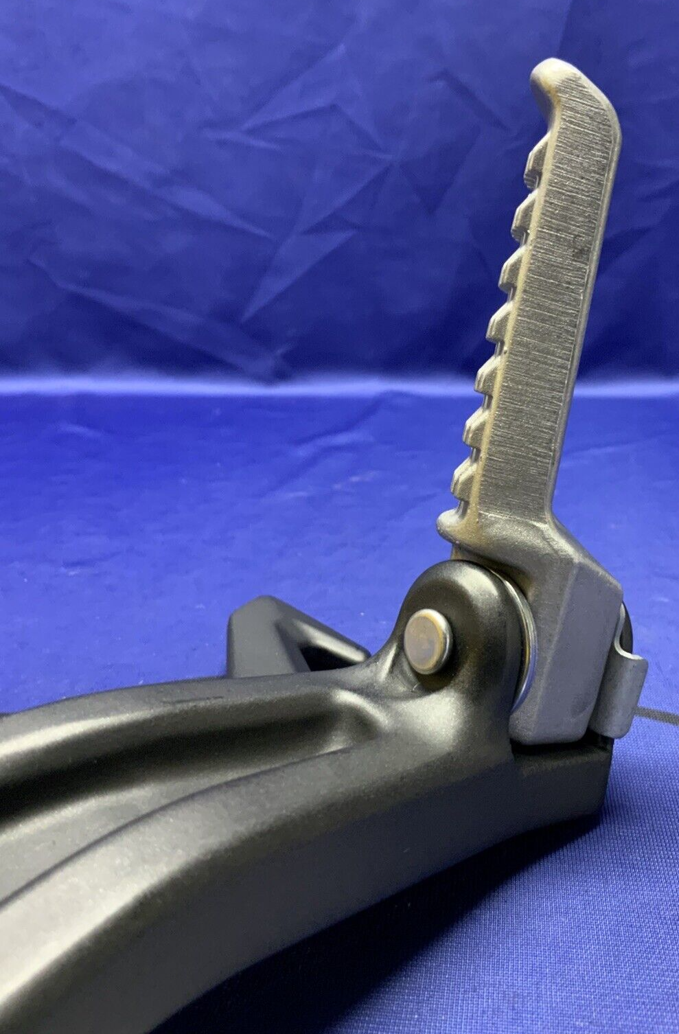 Kawasaki Left Passenger Foot Rest (Black) ZX-4R/RR 2023-2025 OEM 35063-1488-18R