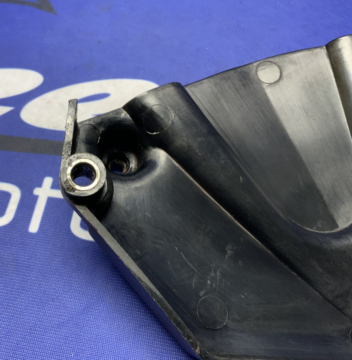 Yamaha Chain Cover YZF-R6 2006-2024 OEM 2C0-15418-00-00