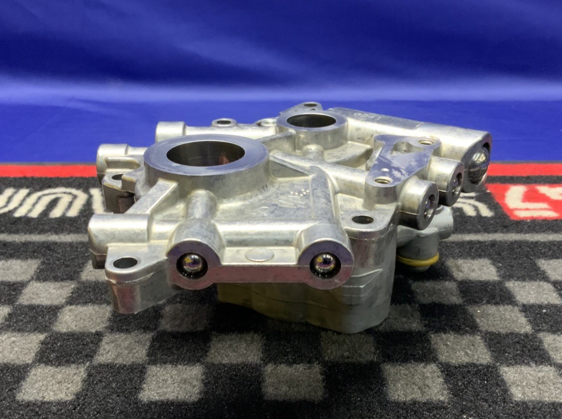 H-D Cam Shaft Support Plate W/ Oil Pump Assy Ultra Limited 2018-24 OEM 25400133