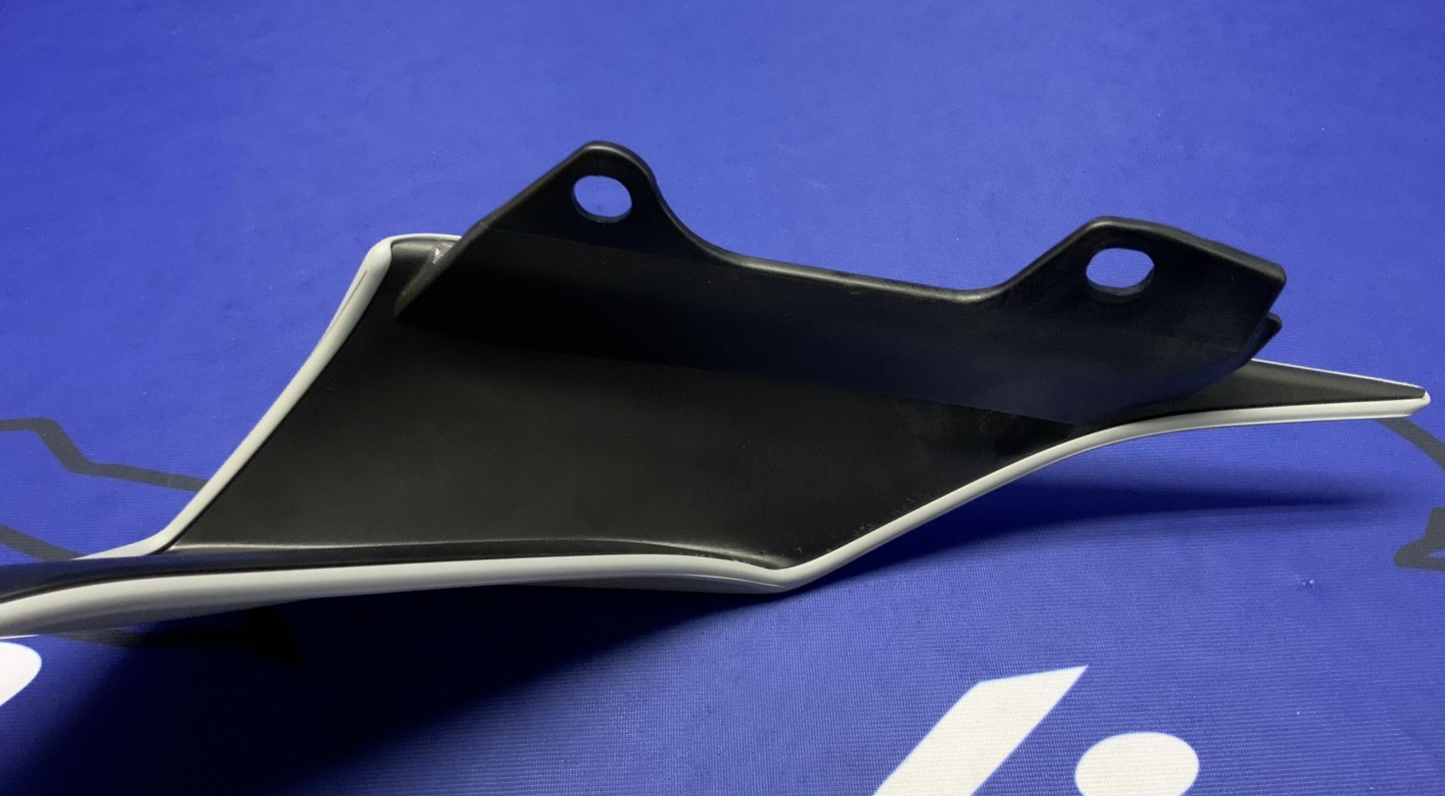 Yamaha Right Tail Fairing (Gray & Blue) YZF-R6 2017-2024 OEM BN6-W2172-50-P5