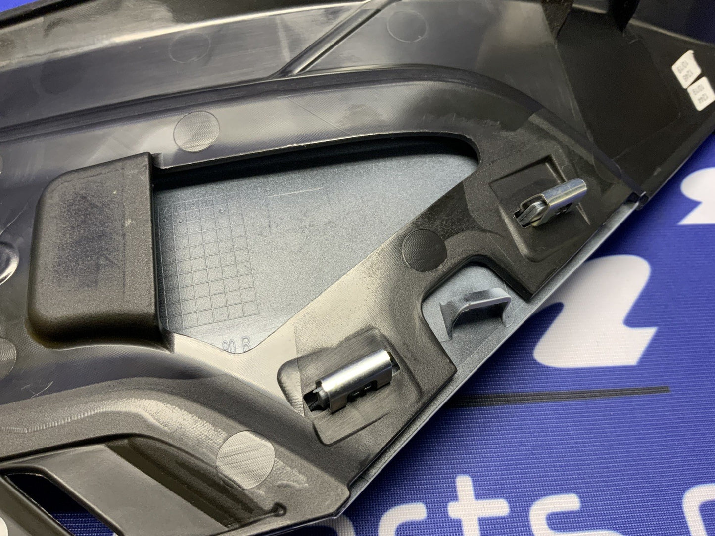 BMW Right Tank Fairing (Black & White) S1000RR 2020-2023 OEM 46638569772