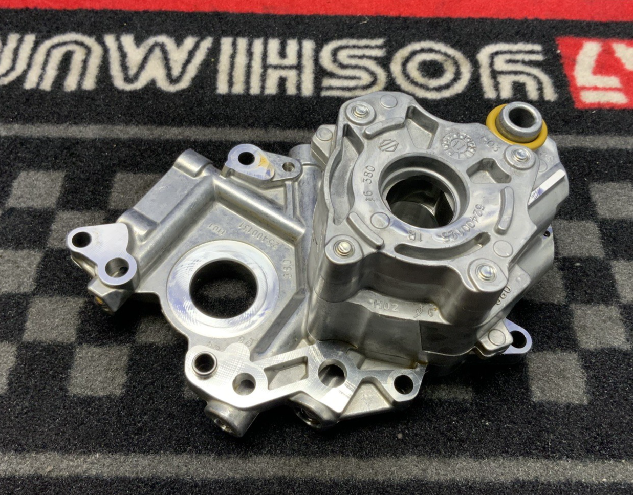 H-D Cam Shaft Support Plate W/ Oil Pump Assy Ultra Limited 2018-24 OEM 25400133