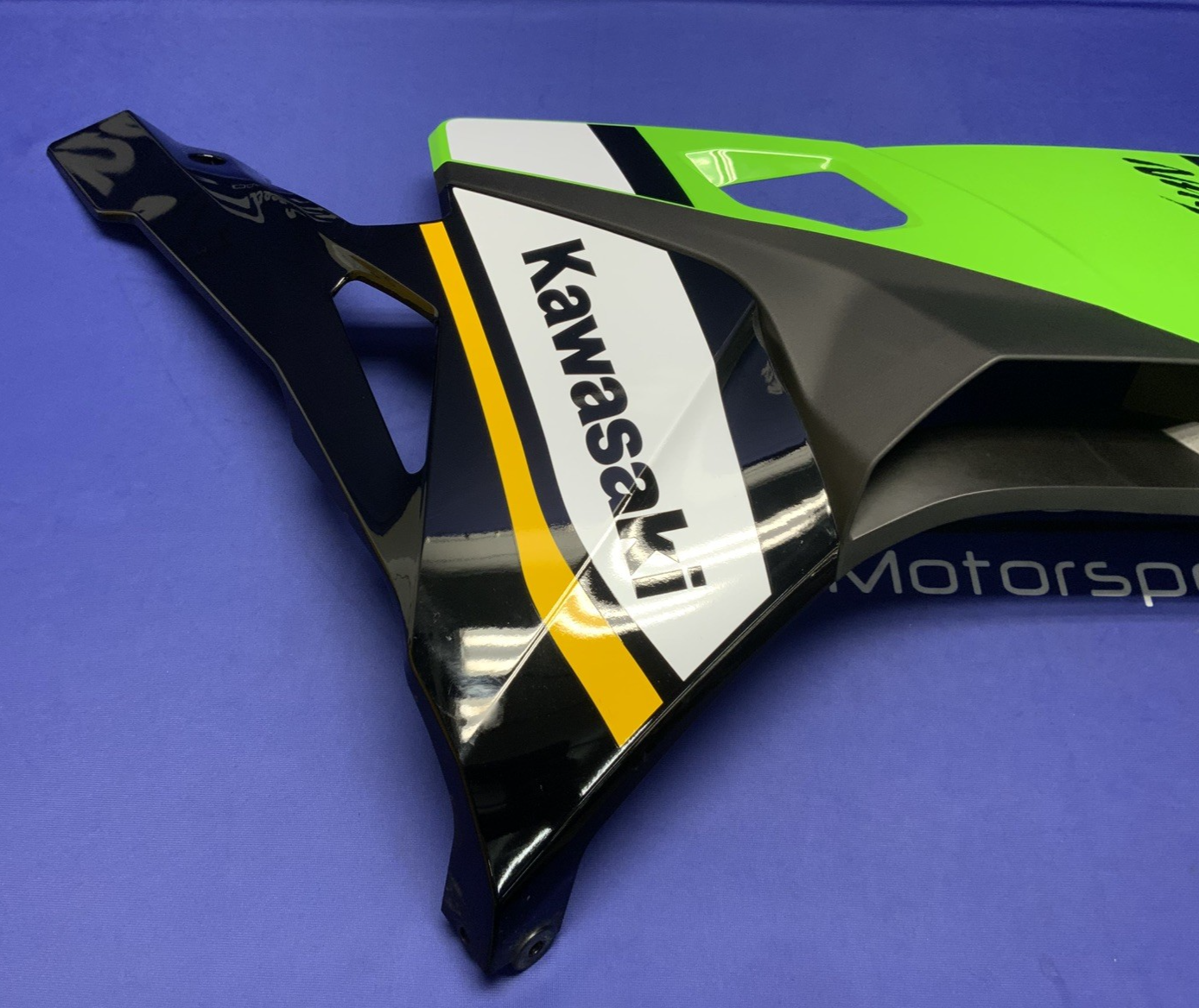 Kawasaki Right Complete Fairing W/ Turn Signal ZX-4R/RR 23-25 OEM 55061-5228-777