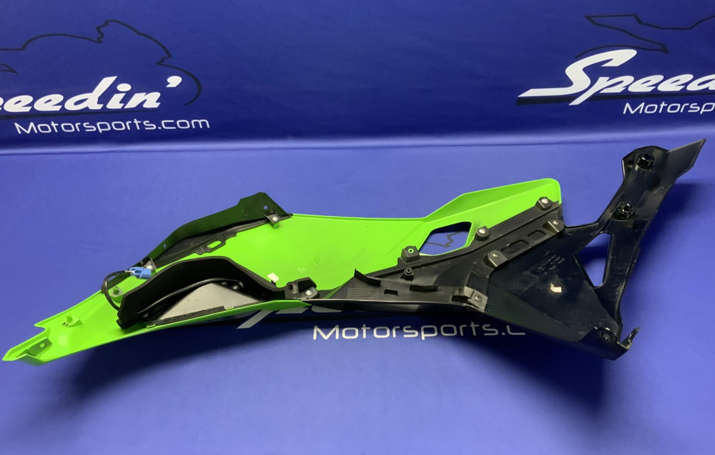 Kawasaki Right Complete Fairing W/ Turn Signal ZX-4R/RR 23-25 OEM 55061-5228-777