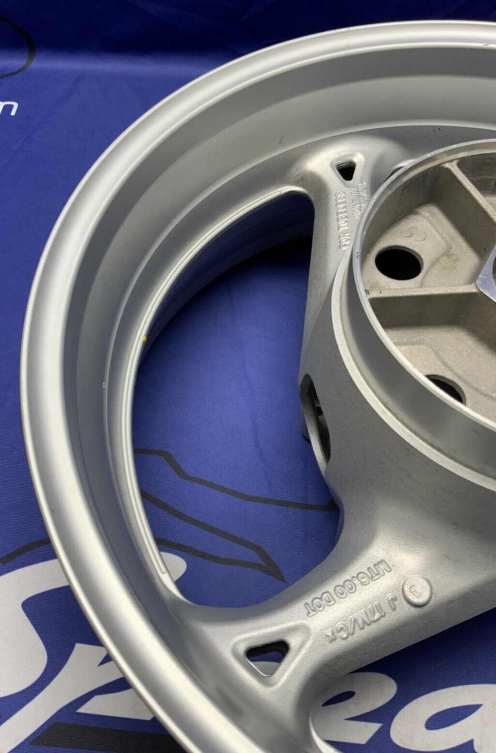 Suzuki Rear Wheel (Silver) Hayabusa 2019 OEM 64111-15H11-QGY