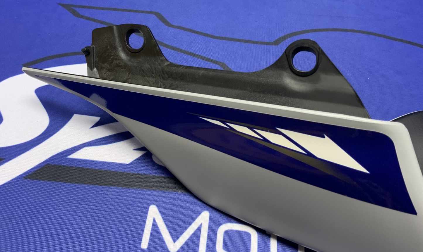 Yamaha Right Tail Fairing (Gray & Blue) YZF-R6 2017-2024 OEM BN6-W2172-50-P5