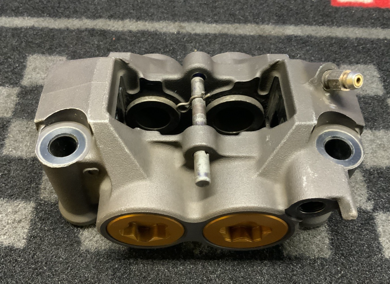 Yamaha Front brake Caliper Set YZF-R6 2006-2015 OEM 13S-2580T-00-00