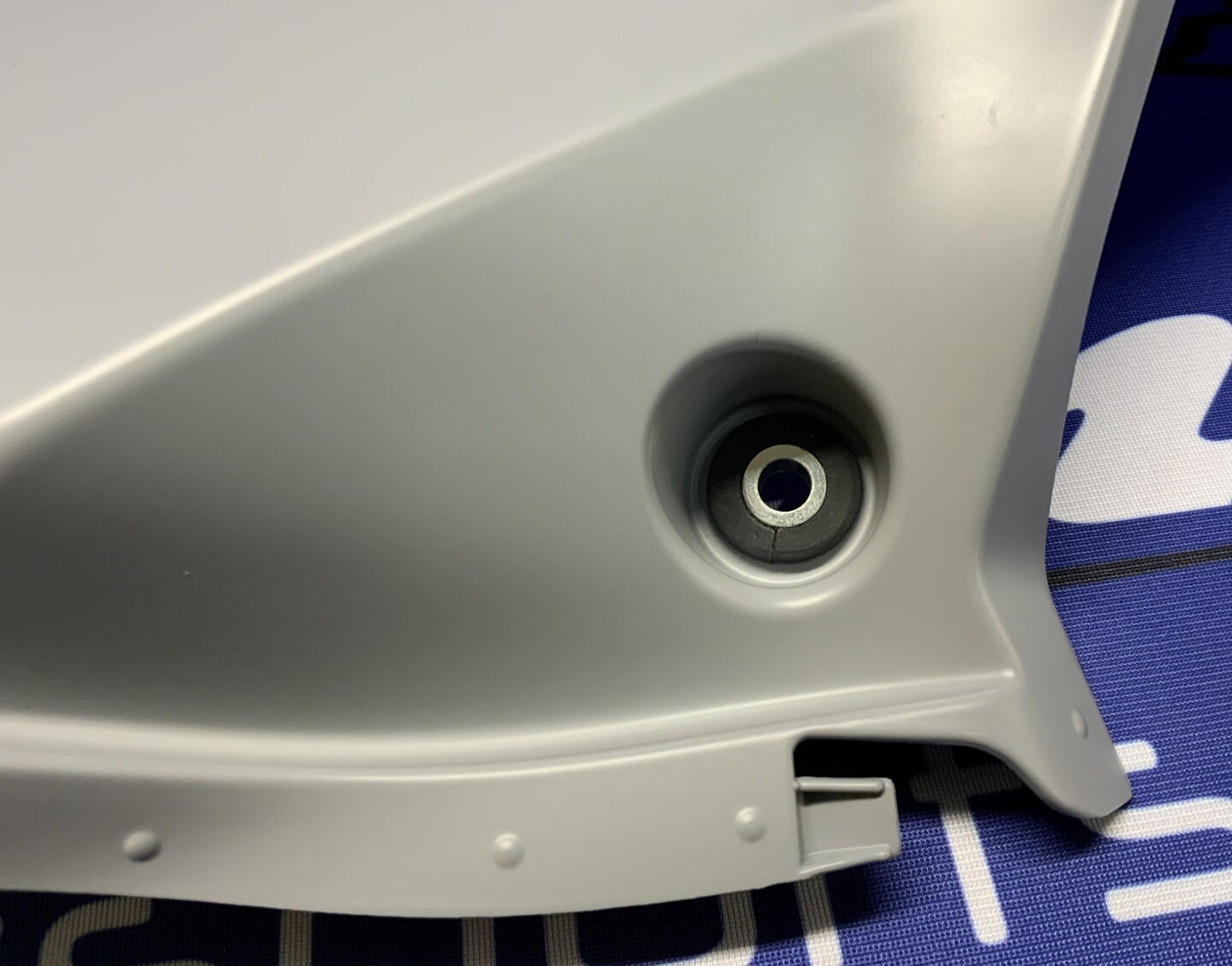 Yamaha Right Lower Fairing (Gray) YZF-R6 2017-2024 OEM BN6-28395-00-P4