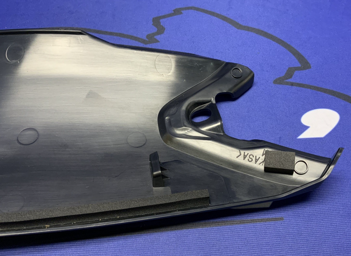 Yamaha Right Tank Cover (Black) YZF-R9 2025 OEM BKN-2171M-00-00