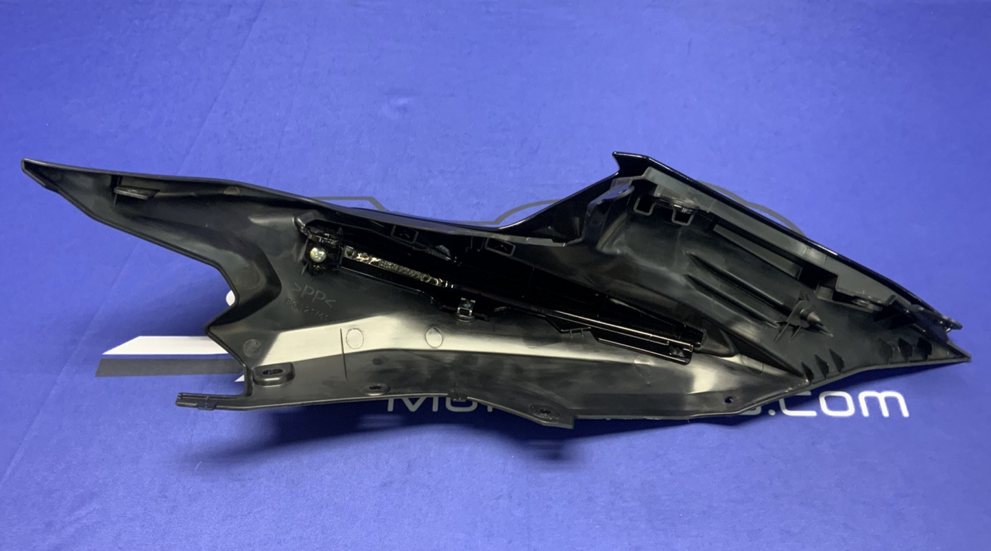 Yamaha Right Tail Fairing (Black) YZF-R9 2025 OEM BKN-21721-00-P3