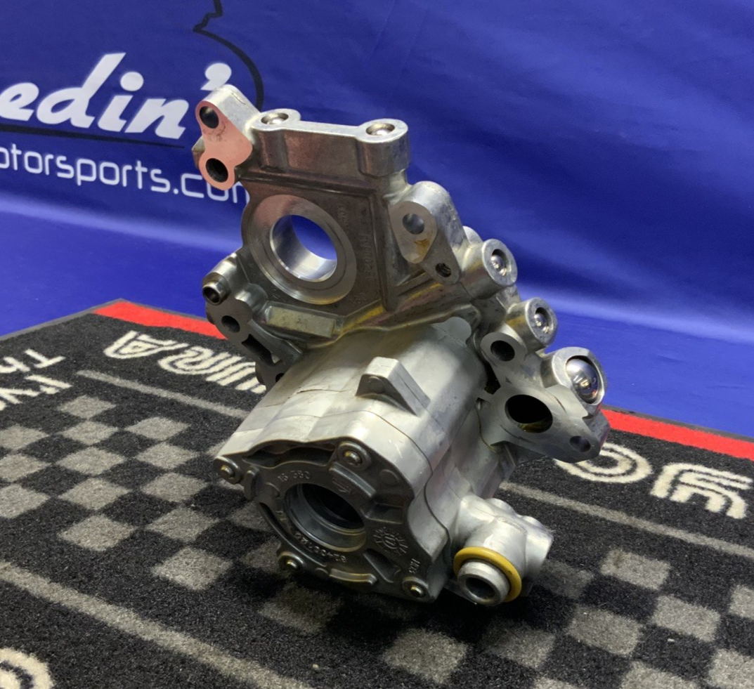H-D Cam Shaft Support Plate W/ Oil Pump Assy Ultra Limited 2018-24 OEM 25400133