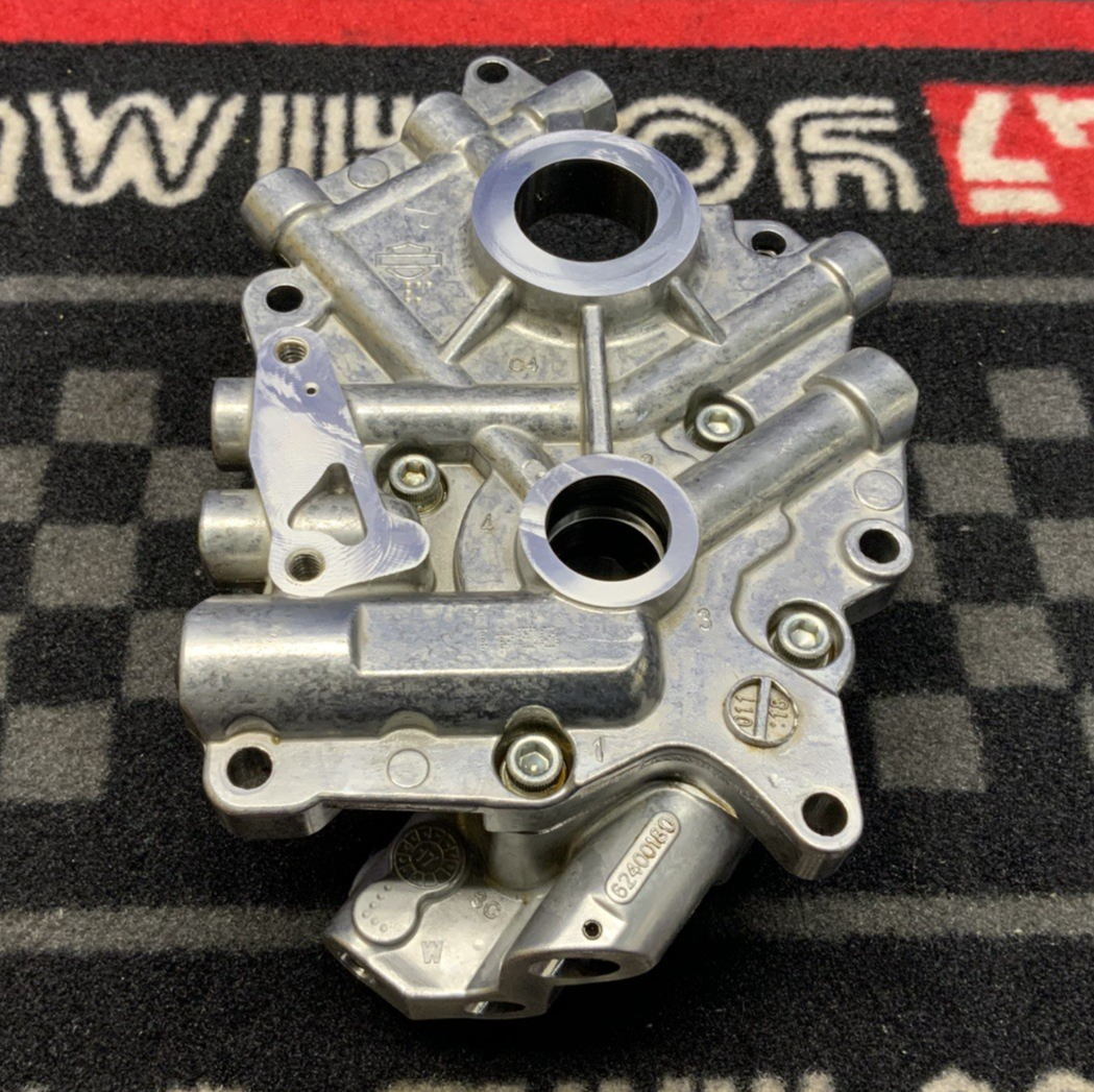 H-D Cam Shaft Support Plate W/ Oil Pump Assy Ultra Limited 2018-24 OEM 25400133