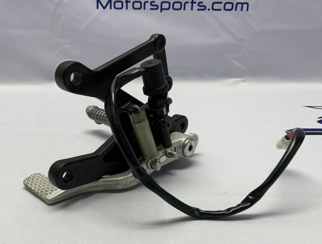 Yamaha Right Rear Set W/ Brake Lever & Switch YZF-R1 2015-25 OEM 2CR-27443-00-00