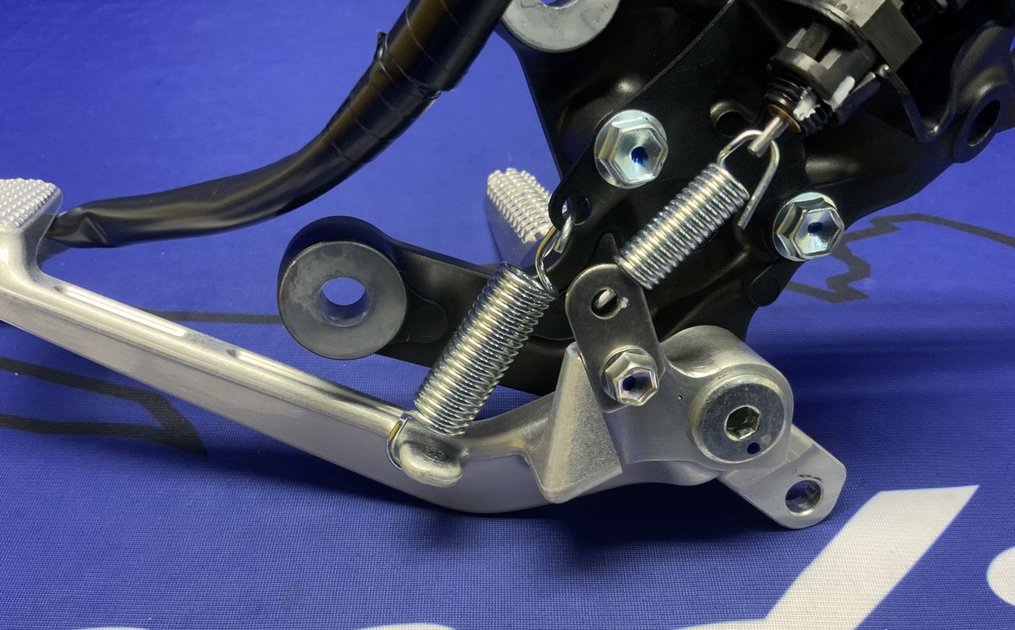 Yamaha Right Rear Set Bracket YZF-R9 2025 OEM BEA-27443-00-00