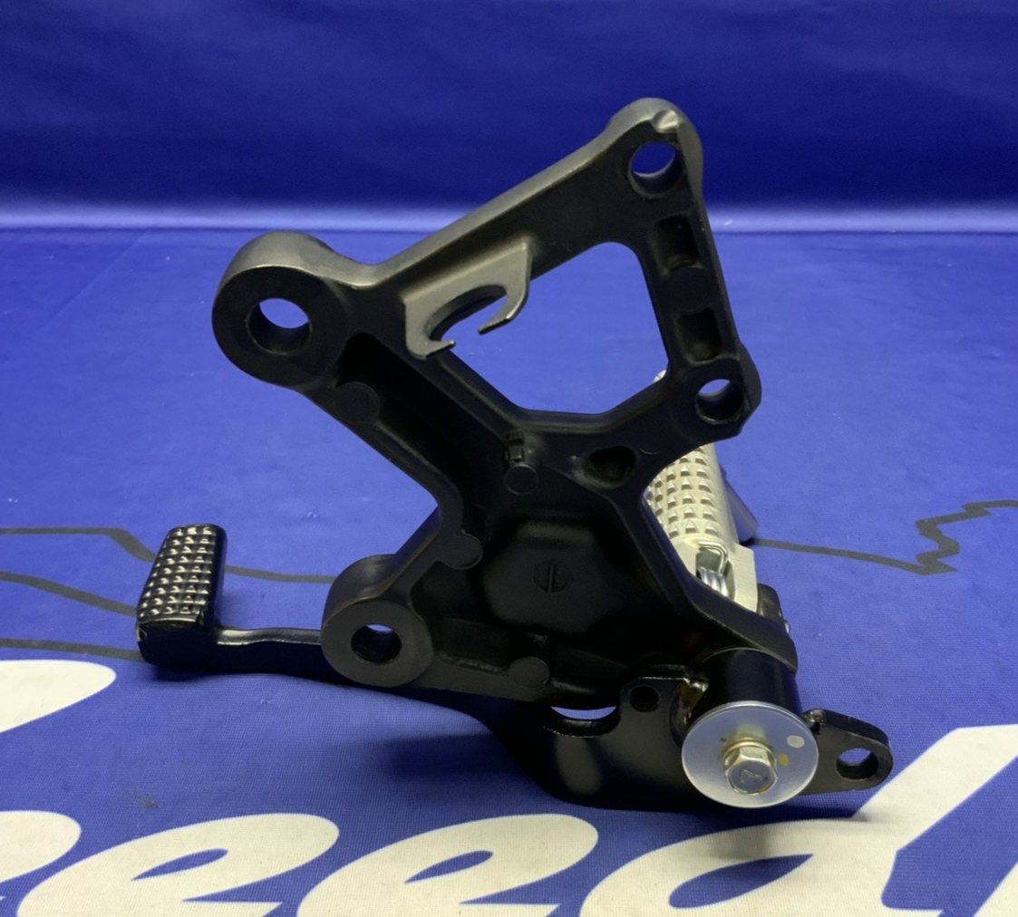 Kawasaki Right Rear Set Assembly (Black) ZX-4R/RR 2023-2025 OEM 35063-1487-18R