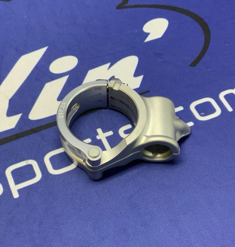 Ducati Right Handle Bar Clamp Panigale V4 2021-2025 OEM 36031991A