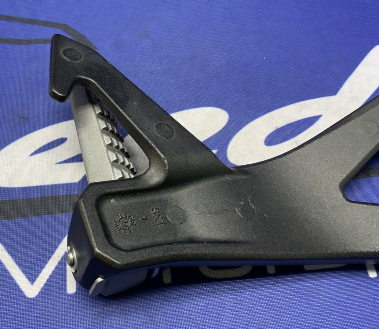 Kawasaki Left Passenger Foot Rest (Black) ZX-4R/RR 2023-2025 OEM 35063-1488-18R