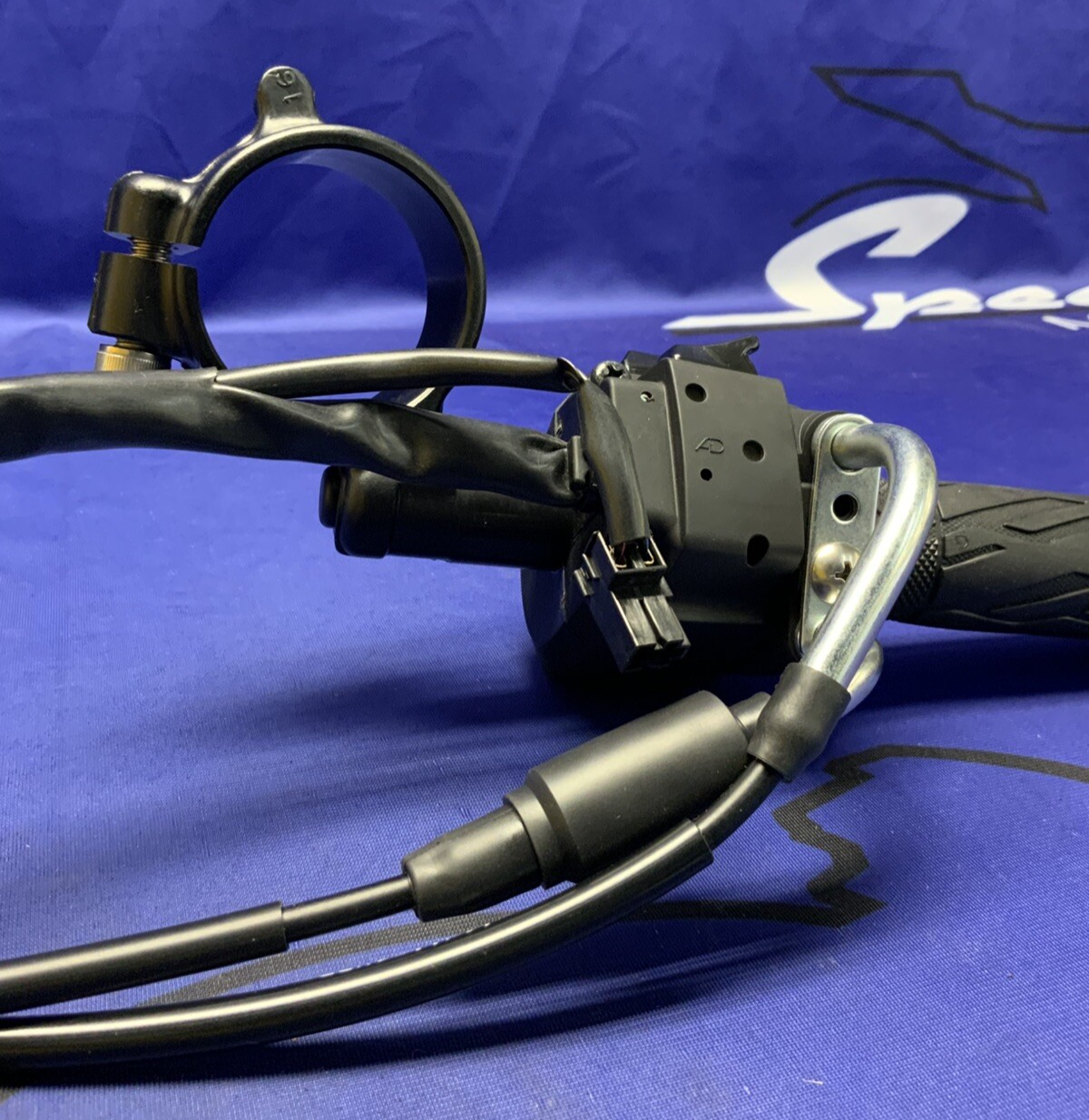 Suzuki Right Handlebar Assy W/Switches GSXR-600/750,2011-2024 OEM 37200-47H30