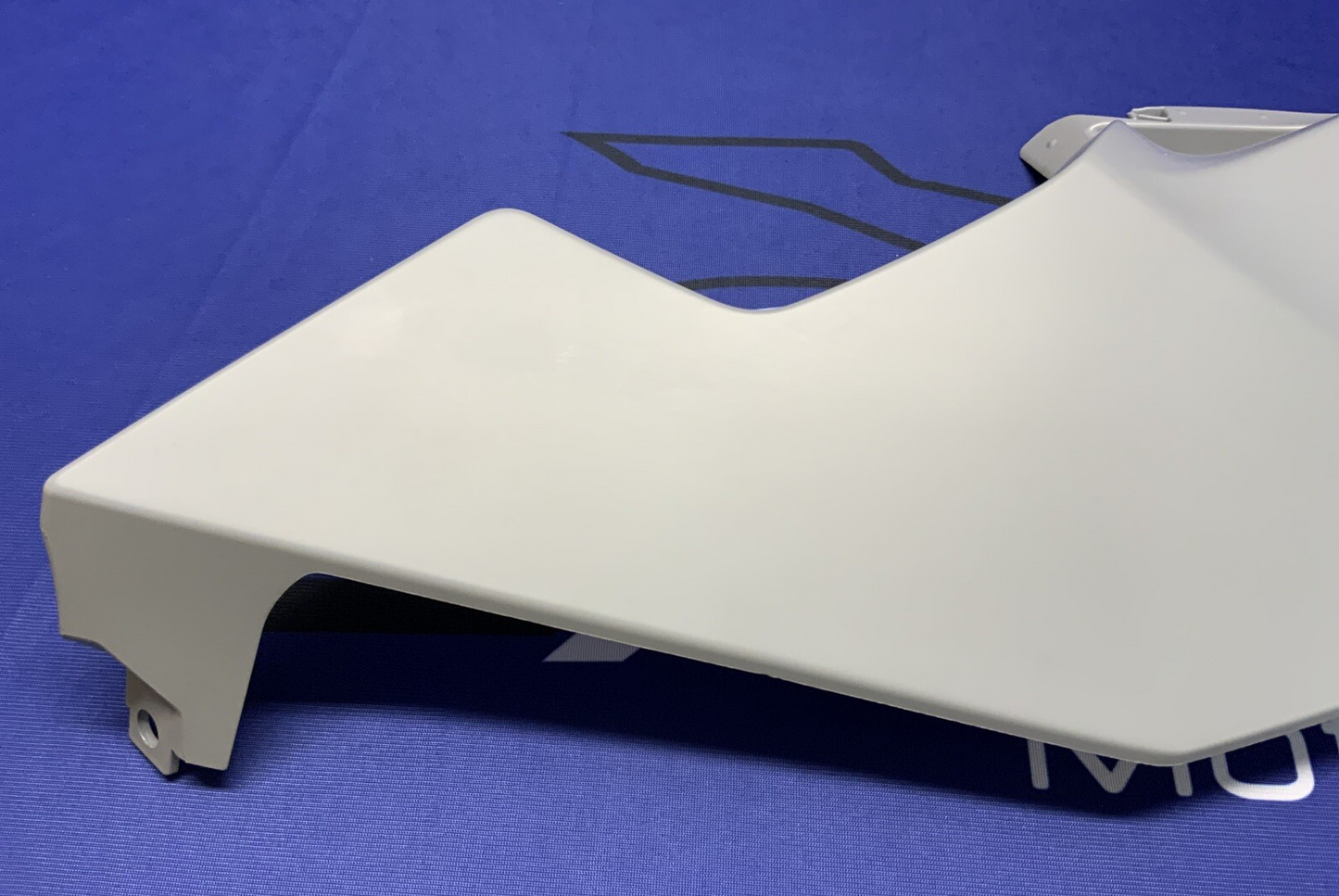 Yamaha Right Lower Fairing (Gray) YZF-R6 2017-2024 OEM BN6-28395-00-P4
