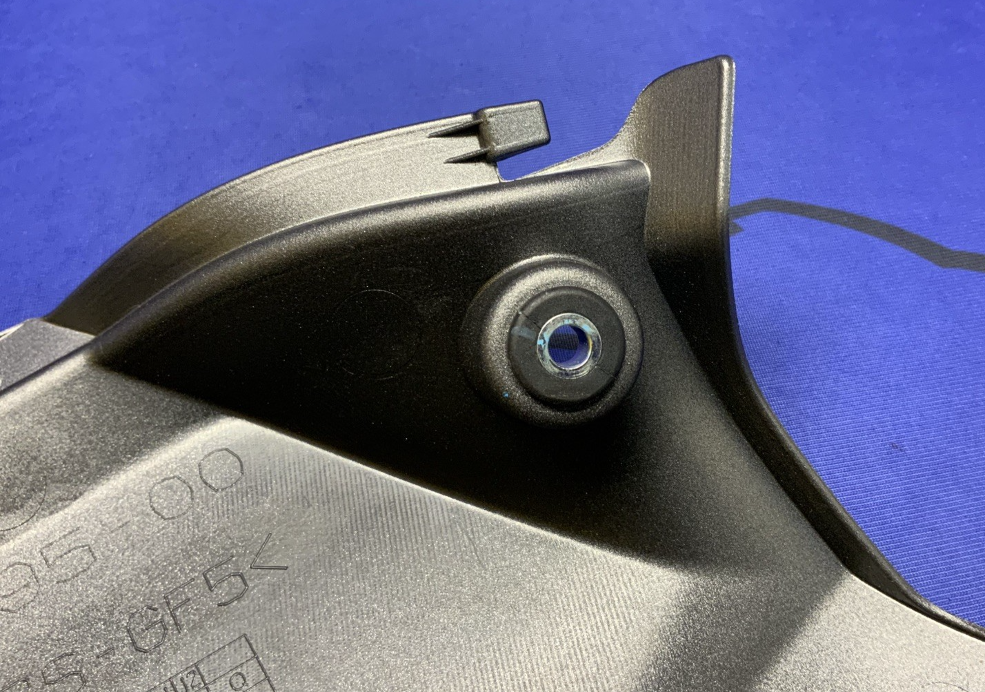 Yamaha Right Lower Fairing (Dark Gray) YZF-R6 2017-2024 OEM BN6-28395-00-P2