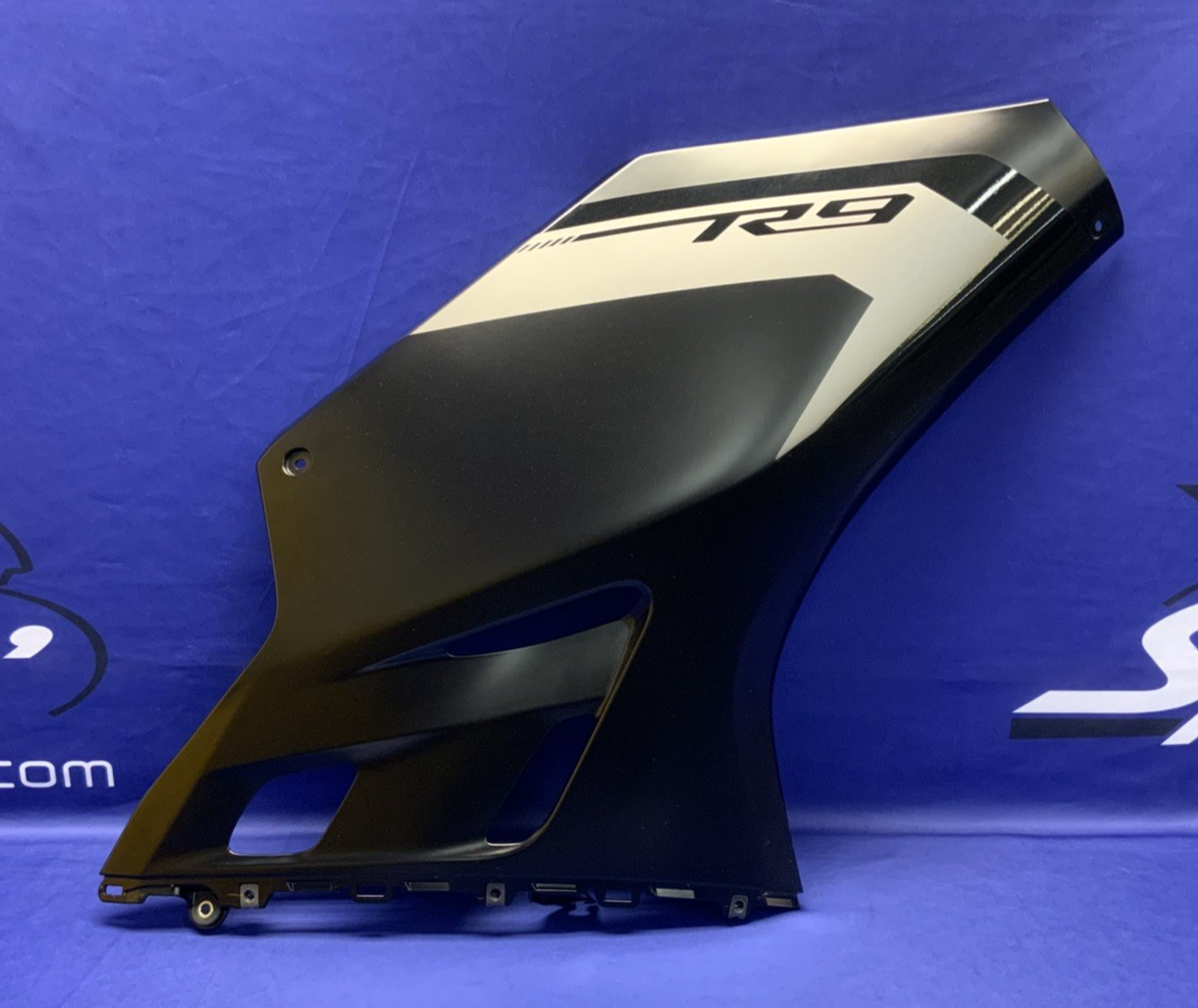 Yamaha Right Fairing (Black) YZF-R9 2025 OEM BKN-Y283V-10-P1