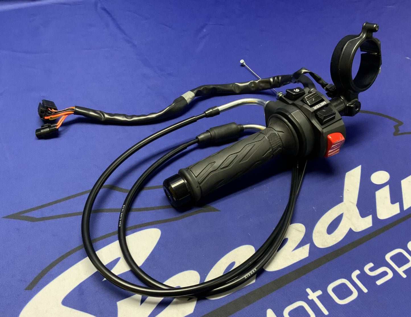 Suzuki Right Handlebar Assy W/Switches GSXR-600/750,2011-2024 OEM 37200-47H30
