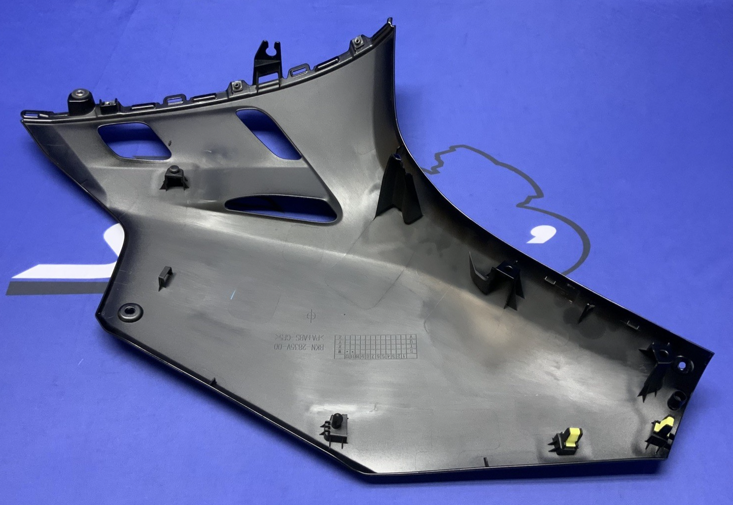 Yamaha Right Fairing (Black) YZF-R9 2025 OEM BKN-Y283V-10-P1