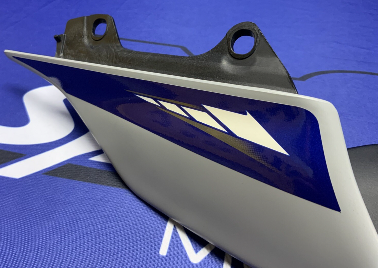 Yamaha Right Tail Fairing (Gray & Blue) YZF-R6 2017-2024 OEM BN6-W2172-50-P5