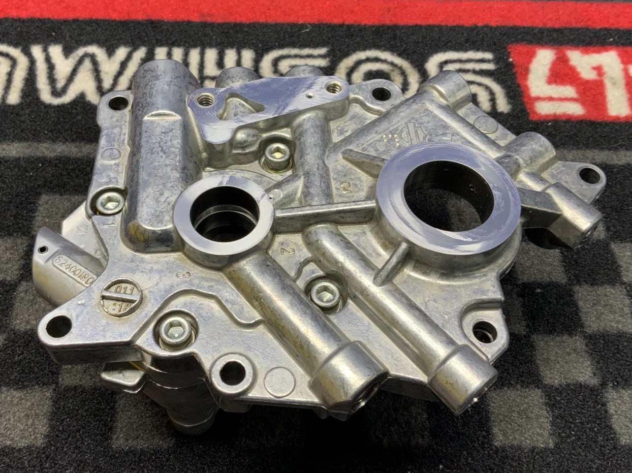 H-D Cam Shaft Support Plate W/ Oil Pump Assy Ultra Limited 2018-24 OEM 25400133