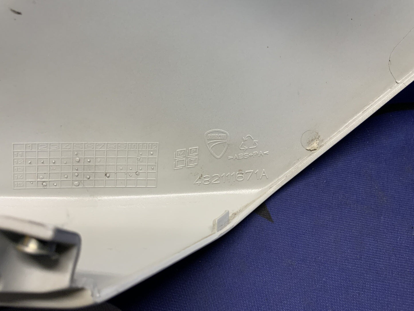 Ducati Right Rear Frame Cover (White) Panigale 899 2014, 2015 OEM 48211911AW