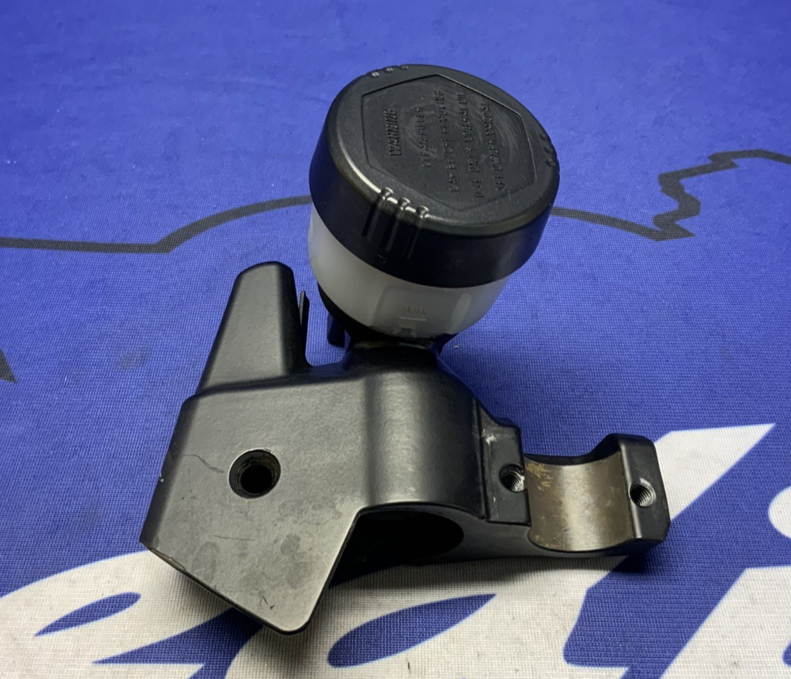BMW Clutch Master Cylinder Assy R1200GS 2004-2010 OEM 32727728852