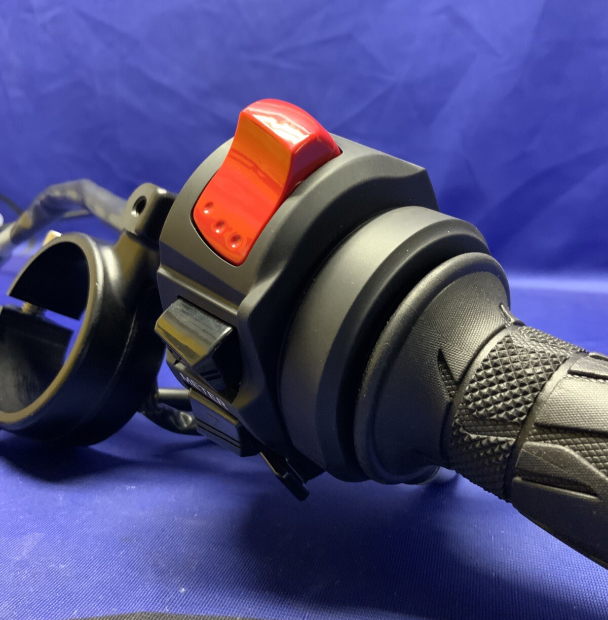 Suzuki Right Handlebar Assy W/Switches GSXR-600/750,2011-2024 OEM 37200-47H30