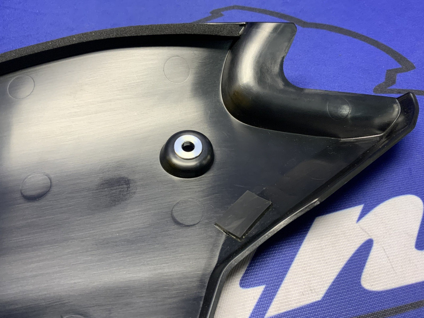 Yamaha Right Tank Cover (Black) YZF-R9 2025 OEM BKN-2171M-00-00