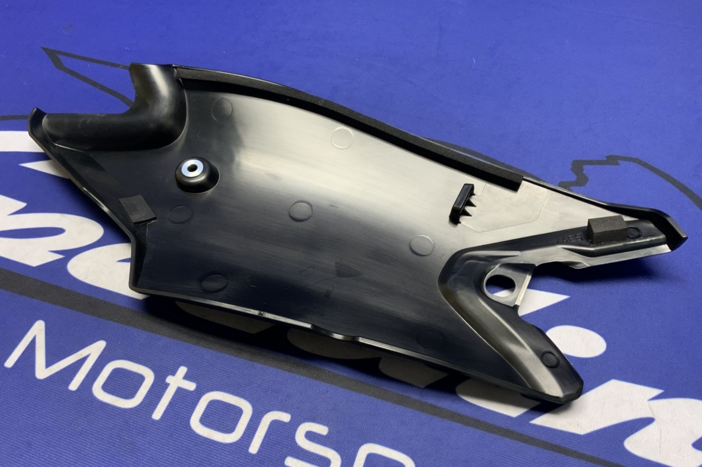 Yamaha Left Tank Cover (Black) YZF-R9 2025 OEM BKN-2171L-00-00