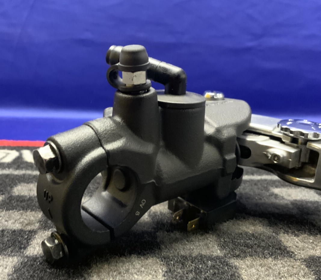 Yamaha Front Brake Master Cylinder Assembly YZF-R6 2017-2024 OEM 2CR-2580A-00-00