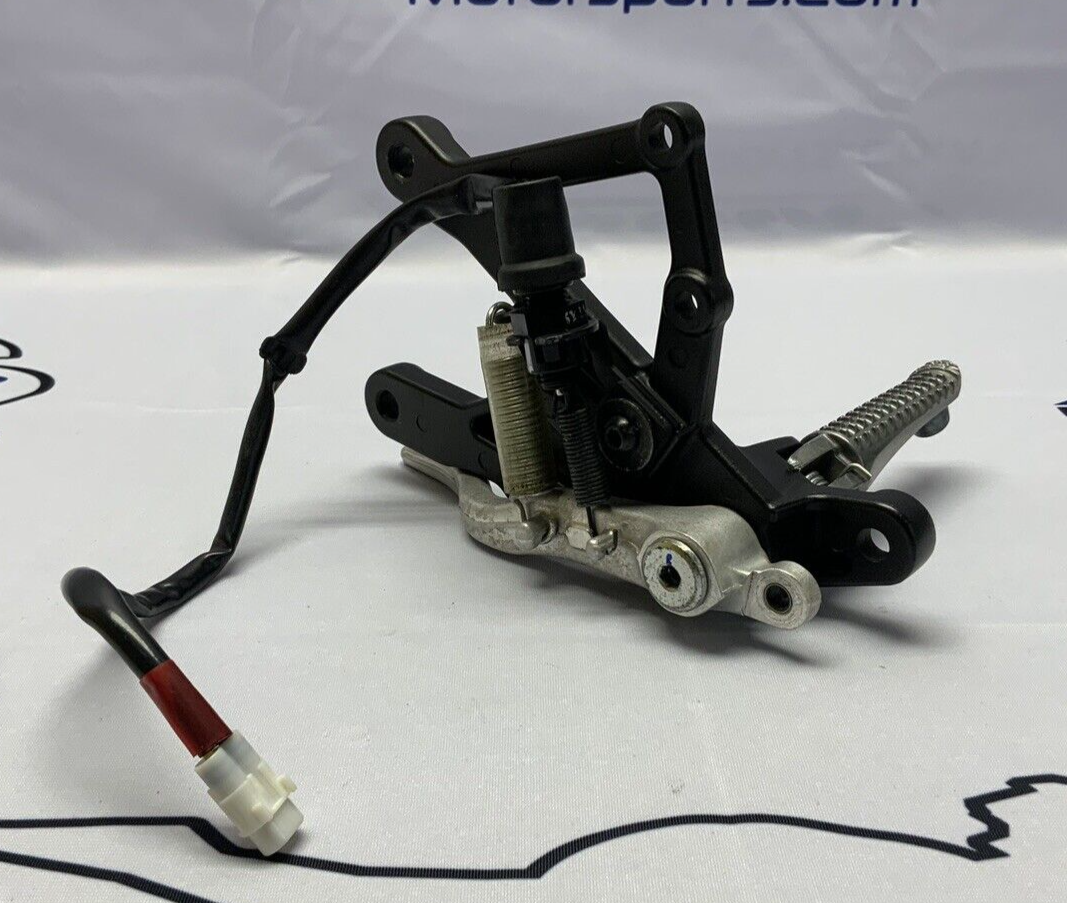 Yamaha Right Rear Set W/ Brake Lever & Switch YZF-R1 2015-25 OEM 2CR-27443-00-00