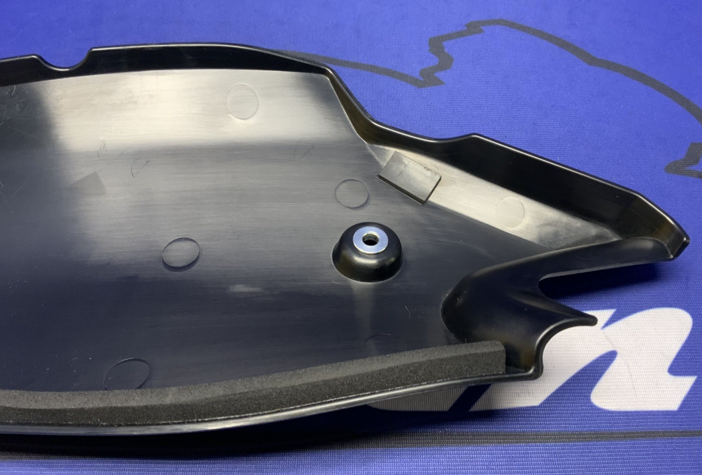 Yamaha Left Tank Cover (Black) YZF-R9 2025 OEM BKN-2171L-00-00