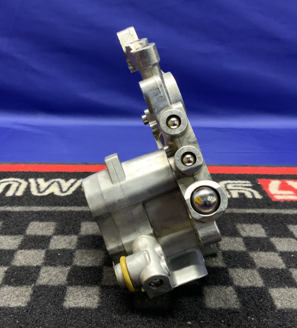 H-D Cam Shaft Support Plate W/ Oil Pump Assy Ultra Limited 2018-24 OEM 25400133
