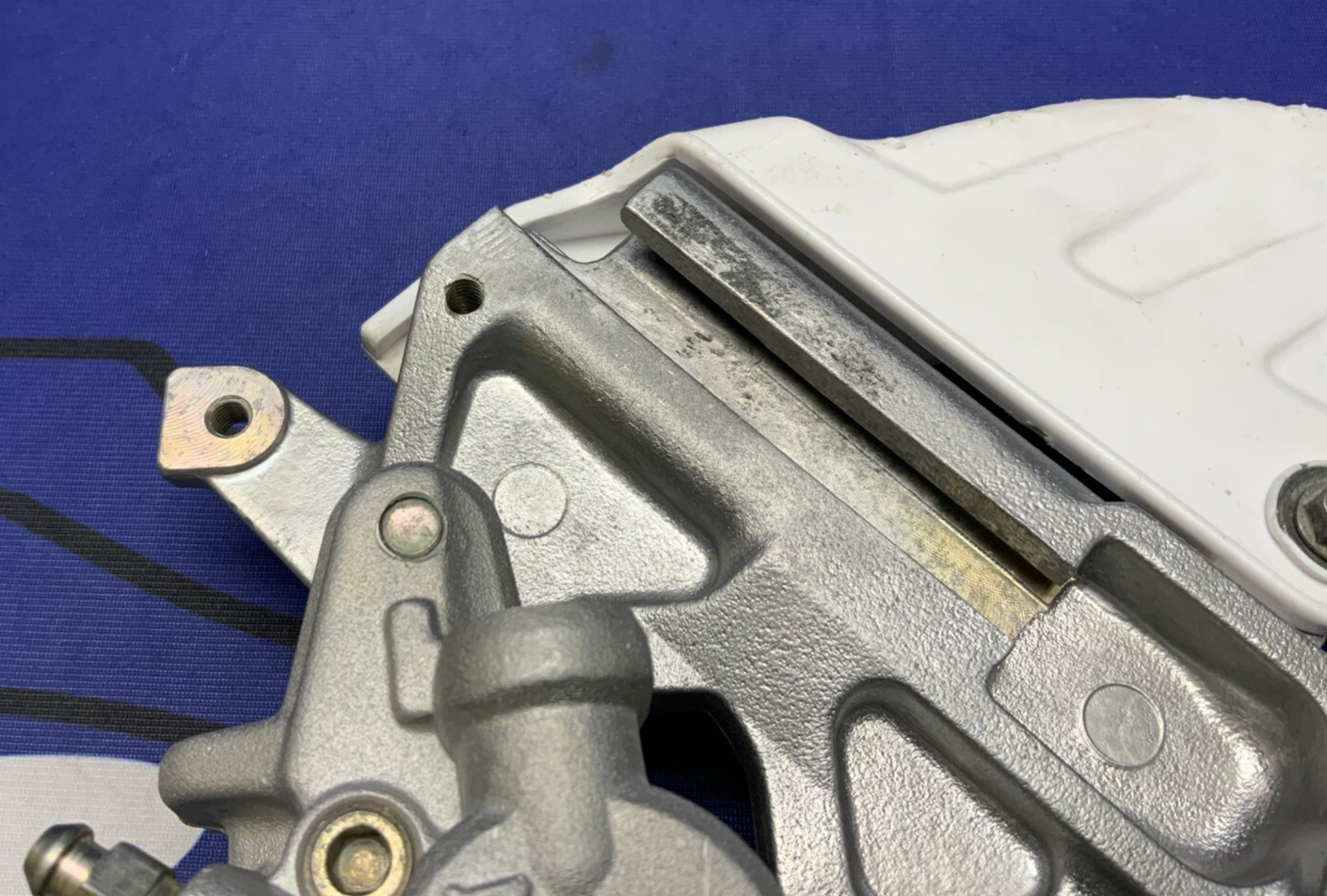 Yamaha Rear Brake Caliper W/ Bracket YZ125 1998 OEM 5DH-2580W-00-00