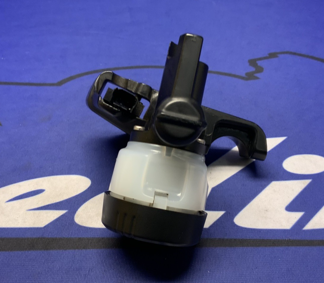 BMW Clutch Master Cylinder Assy R1200GS 2004-2010 OEM 32727728852