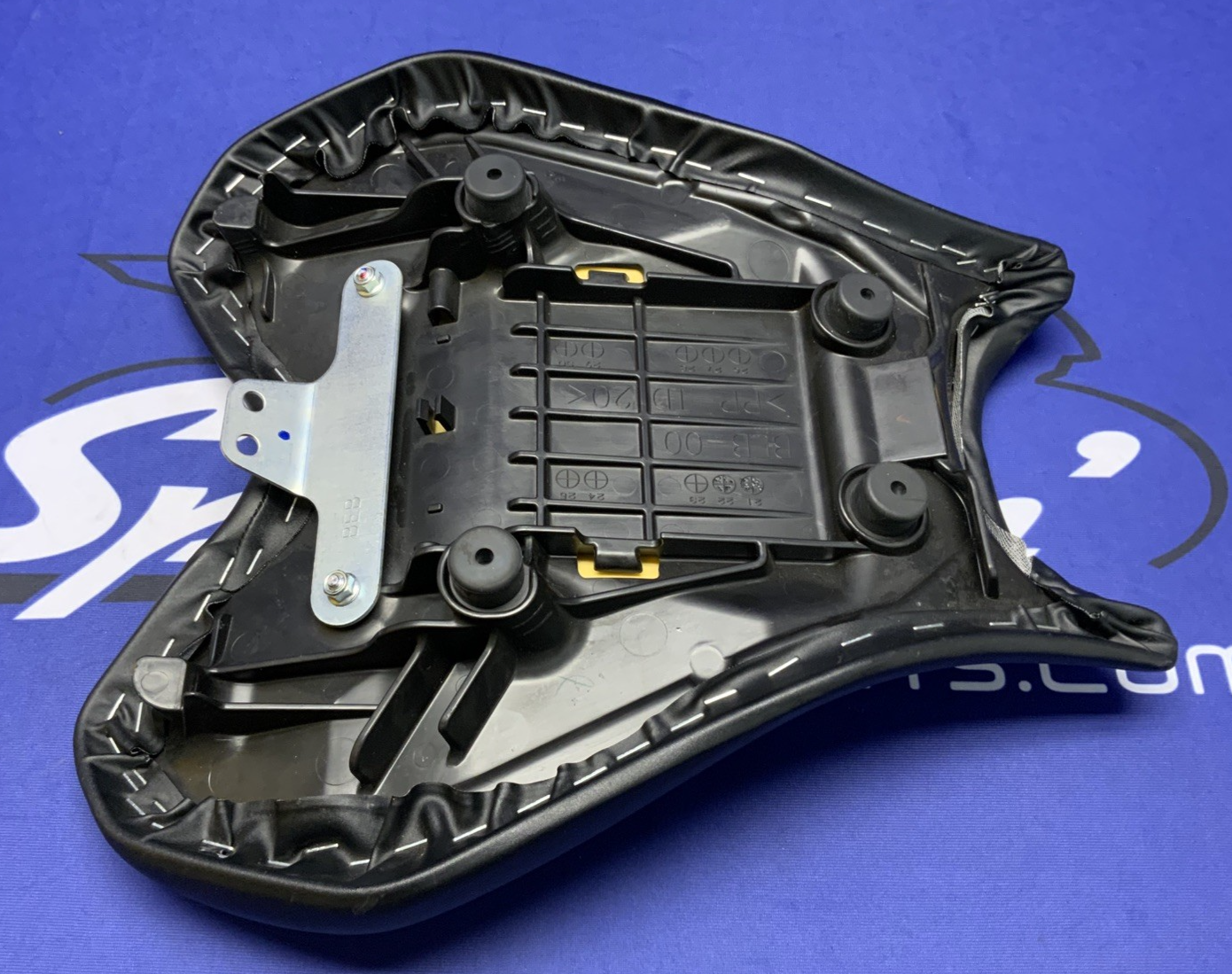 Yamaha Seat YZF-R7 2022-2025 OEM BEB-24710-00-00
