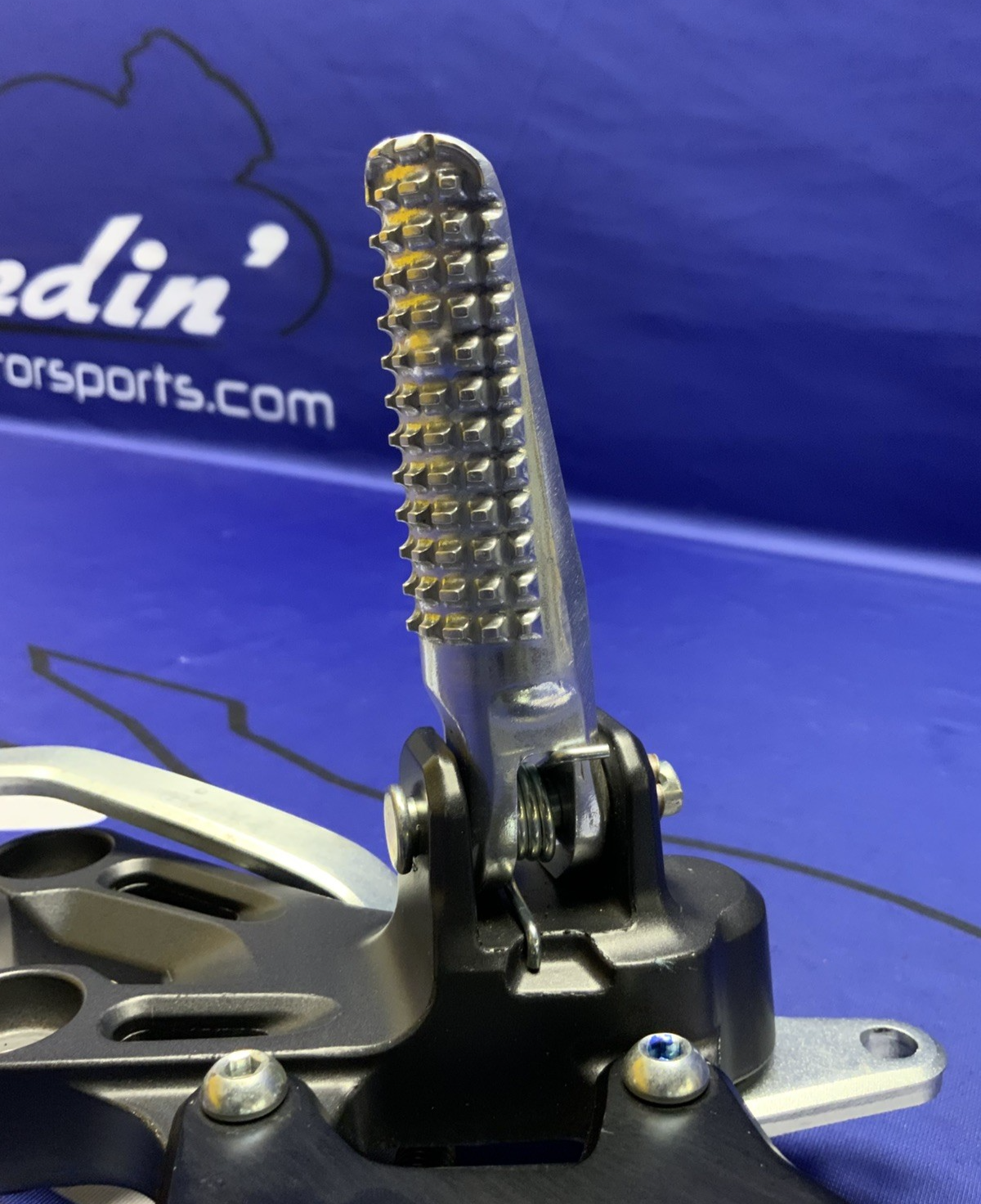 Yamaha Right Rear Set YZF-R7 2022-2025 OEM BEB-27443-00-00