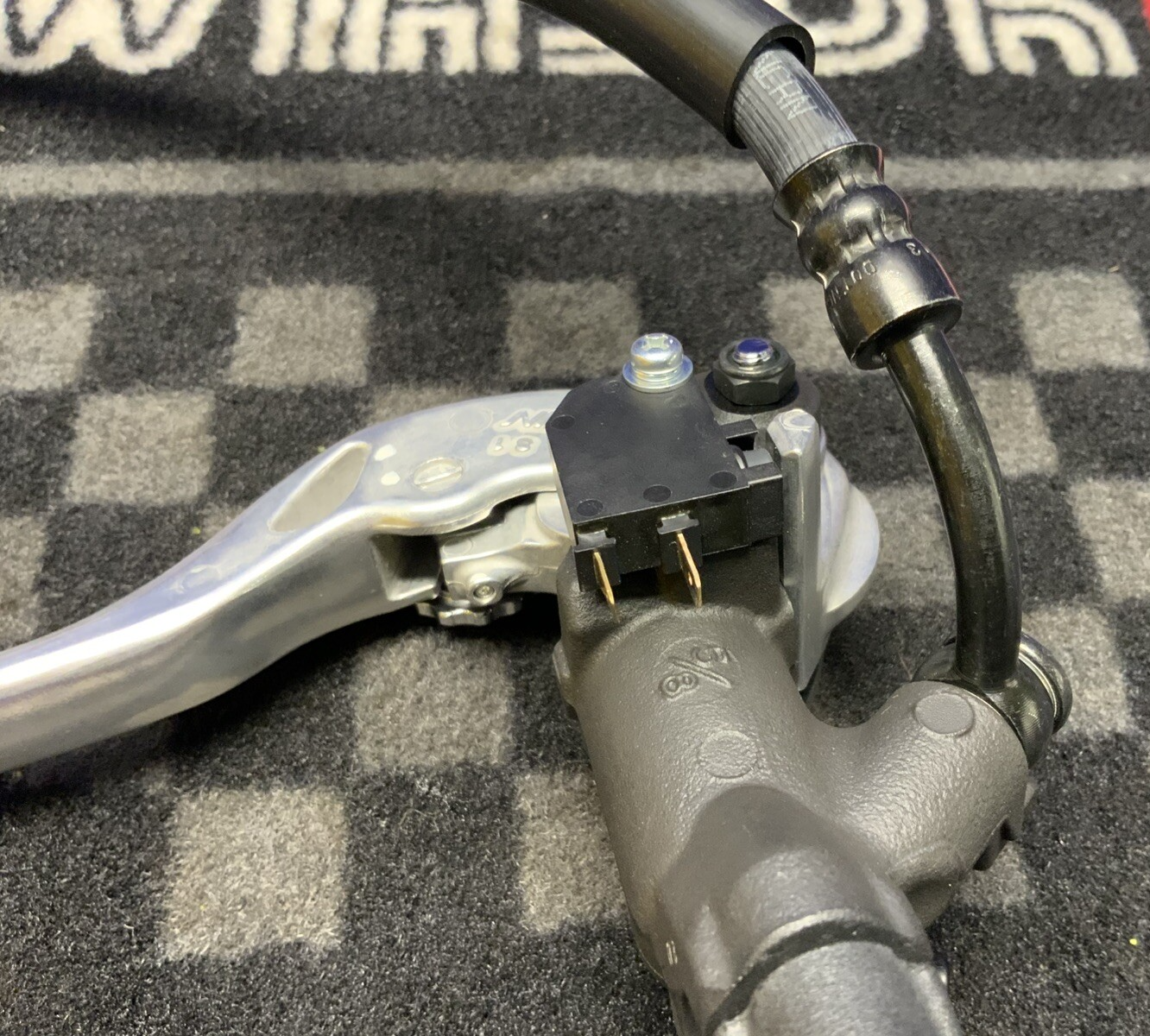 Yamaha Master Cylinder Assy W/ Brake Line YZF-R6 2017-2024 OEM 2CR-2580A-00-00