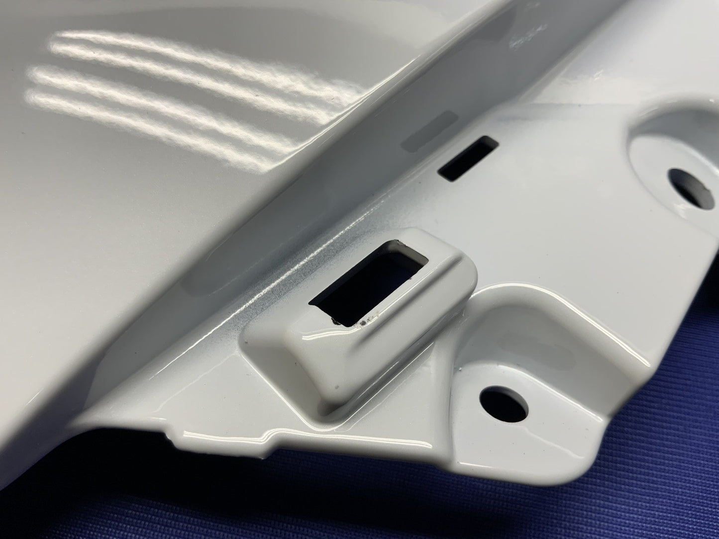 Suzuki Right Lower Fairing (Pearl Tech White) GSX-8R 2026 OEM 94470-25L20-QU2