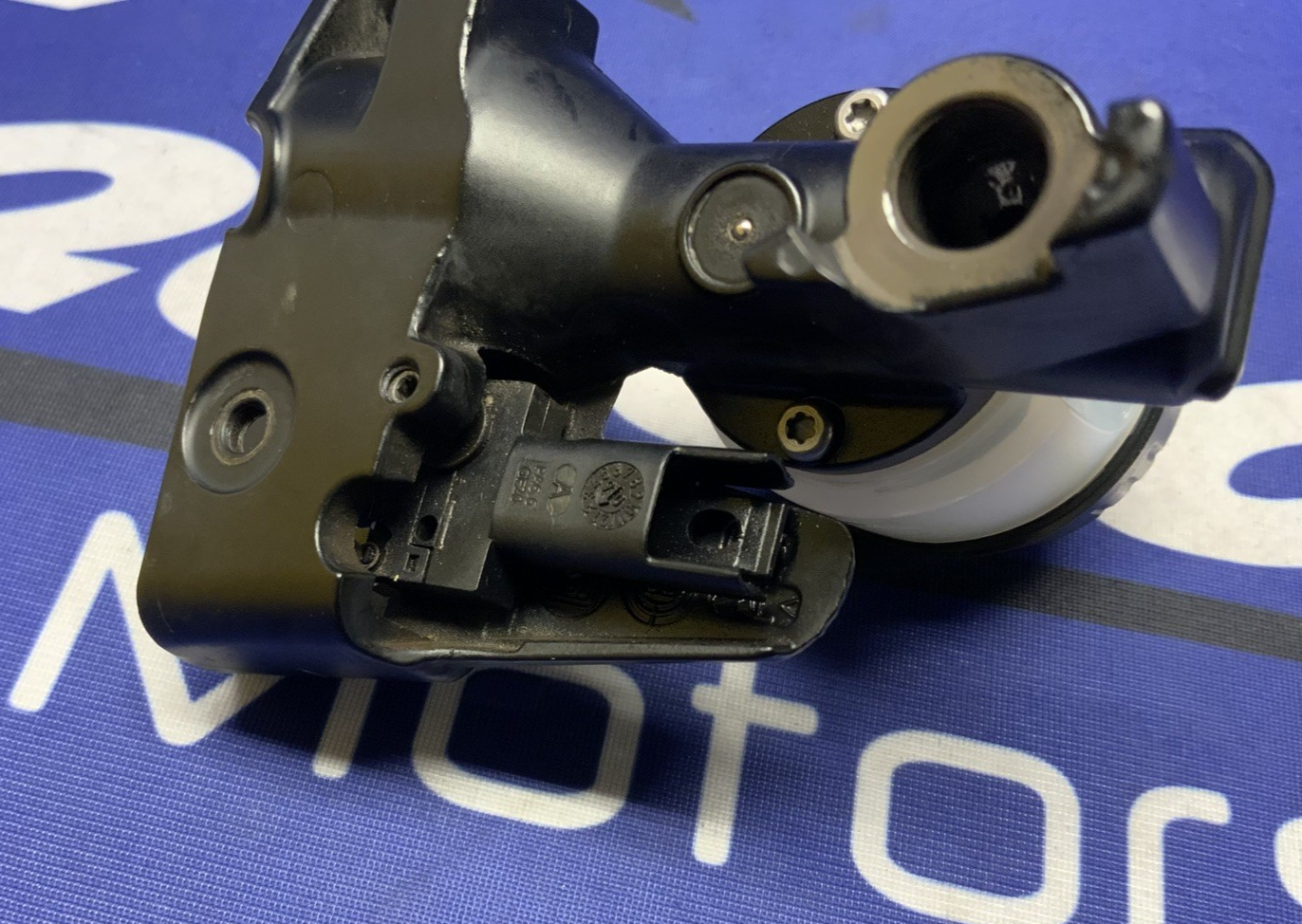BMW Clutch Master Cylinder Assy R1200GS 2004-2010 OEM 32727728852