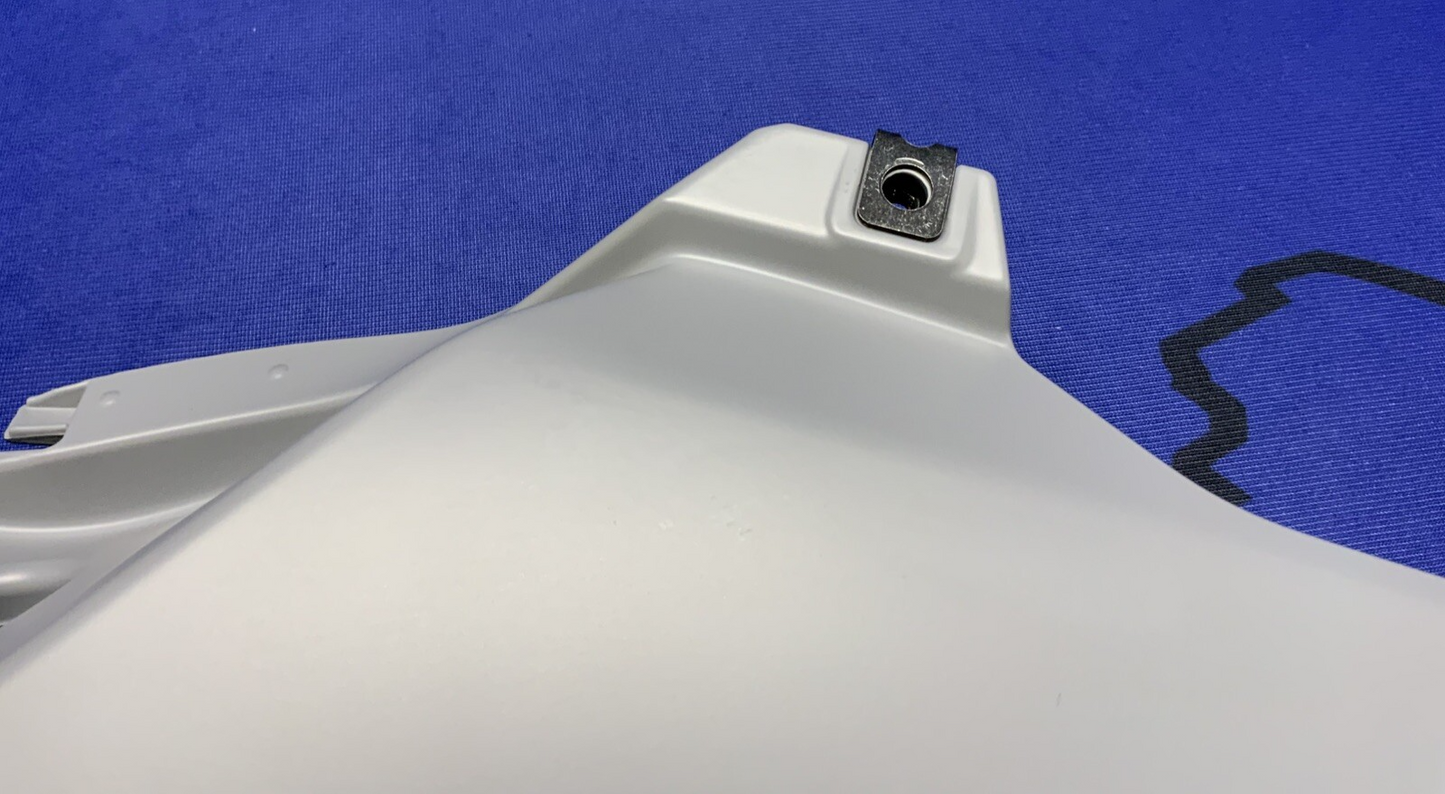 Yamaha Right Lower Fairing (Gray) YZF-R6 2017-2024 OEM BN6-28395-00-P4
