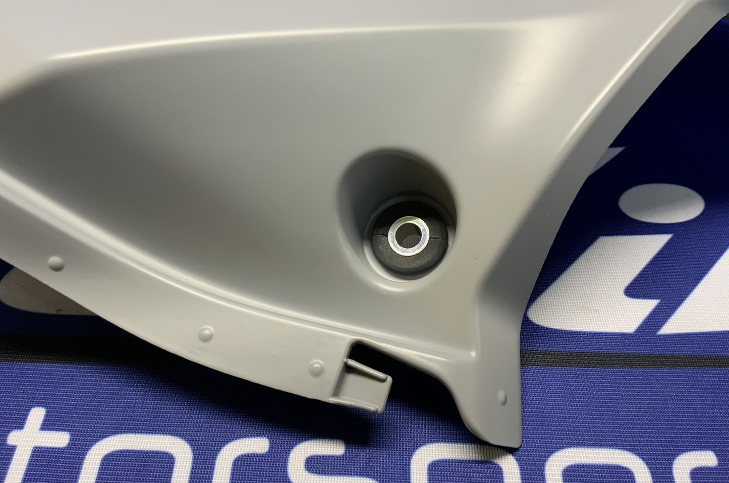 Yamaha Right Lower Fairing (Gray) YZF-R6 2017-2024 OEM BN6-28395-00-P4