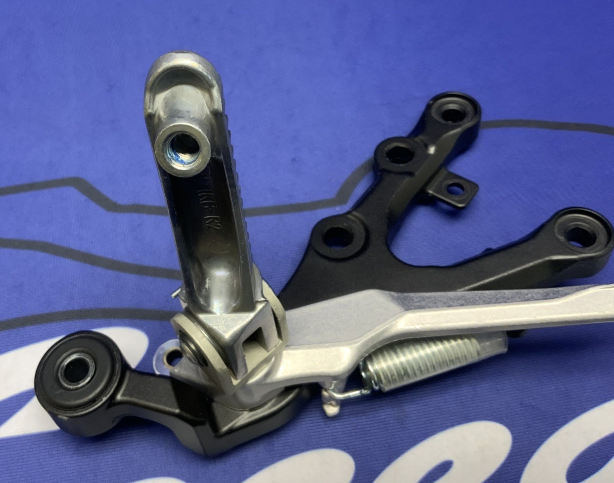 Yamaha Right Rear Set Assembly (Black) YZF-R6 2012-2024 OEM 2C0-27443-10-00